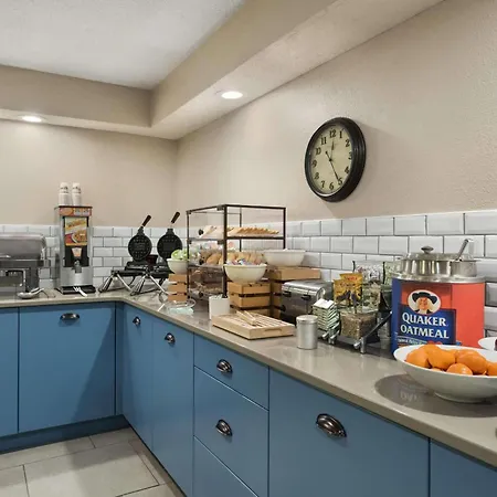 Country Inn & Suites By Radisson, Ankeny - Des Moines-3