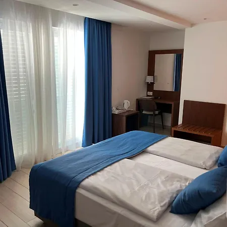 Aparthotel Miramare-3