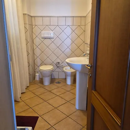 Villa Malandrino Guest House-3