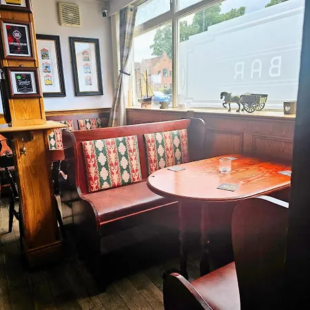 The Waggon & Horses-3