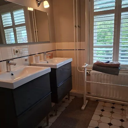 Een Klein Appartementje Zonder Keuken In Het Centrum Sleep At Hamtingh'S-3