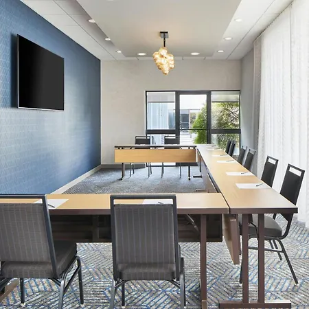 Courtyard By Marriott Atlanta Windy Hill/Ballpark-3