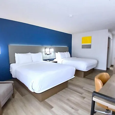 Comfort Inn Near Downtown & Blue Ridge Pkwy-3