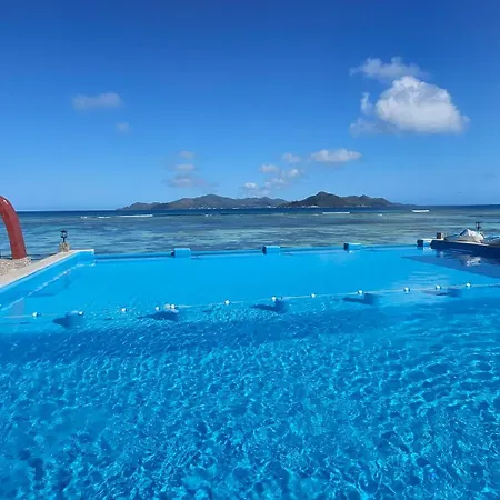 La Digue Luxury Beach Bungalow Spa&Gym-2