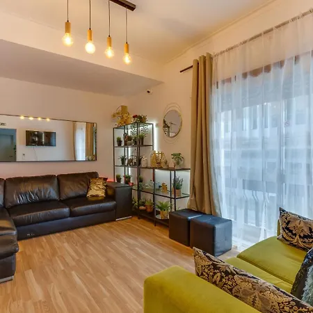 Avenue View Rooms-2
