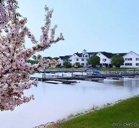 Erie Islands Resort & Marina-2