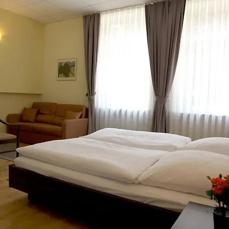 Hotel am Charlottenplatz-2