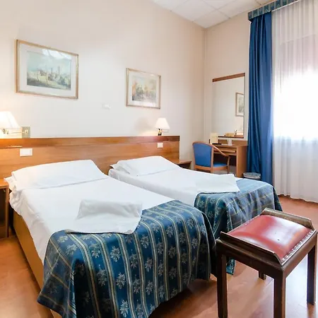 Hotel Centrale-3