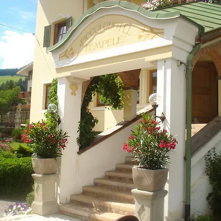 Piccolohotel Tempele Garni-3