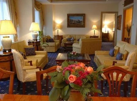 Hilton Alger-3