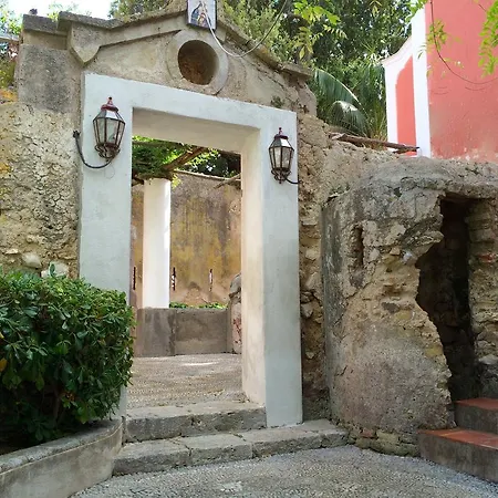 Capri Villa Bismarck-2