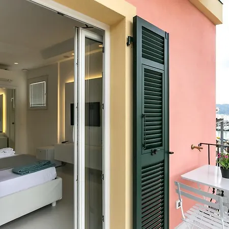 Al Molo Sea View Rooms-3