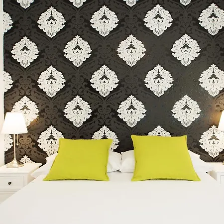 Gran Via Guesthouse-2