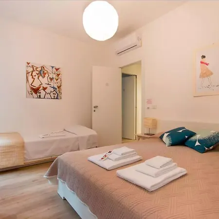 Via Colombo Holiday Rooms-3