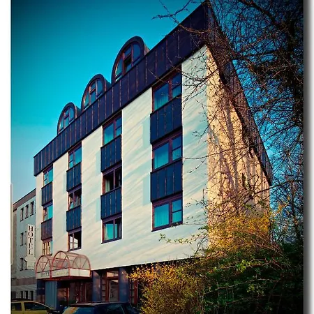 Hotel am Schloss Broich-3