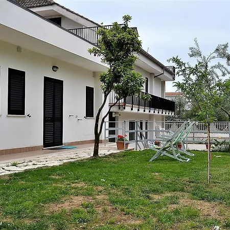 b&b Il Girasole Formia Guesthouse-2
