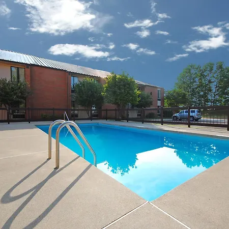 Baymont By Wyndham Rocky Mount-3