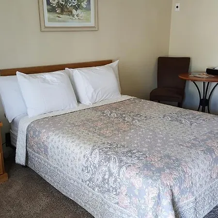 Bishop Village Motel-3