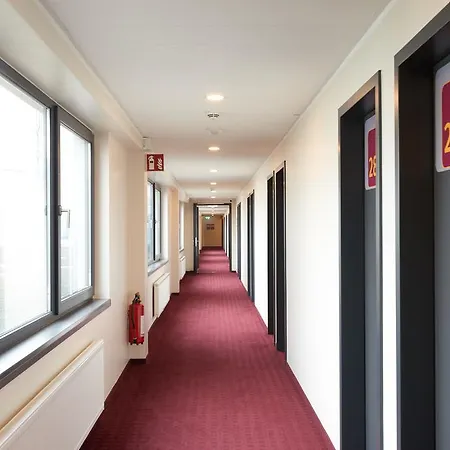 McDreams Hotel Mönchengladbach-3