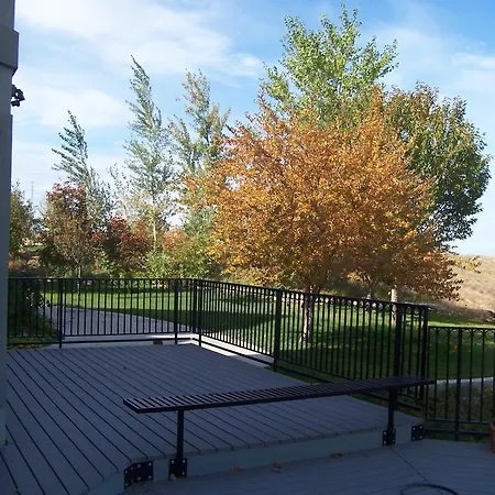 Wild Rose Manor Bed & Breakfast-3