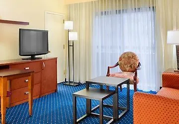 Courtyard By Marriott-2