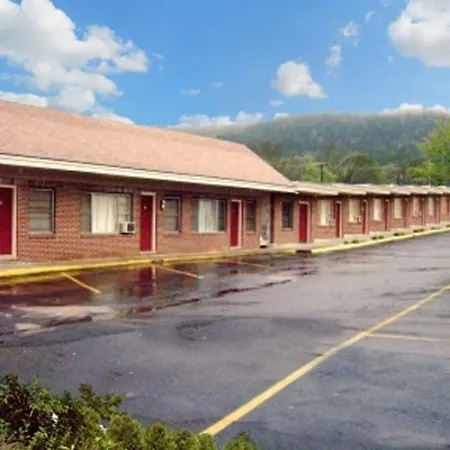 Shamrock Motel Hot Springs-2