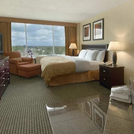 Travelodge By Wyndham Lafayette-2