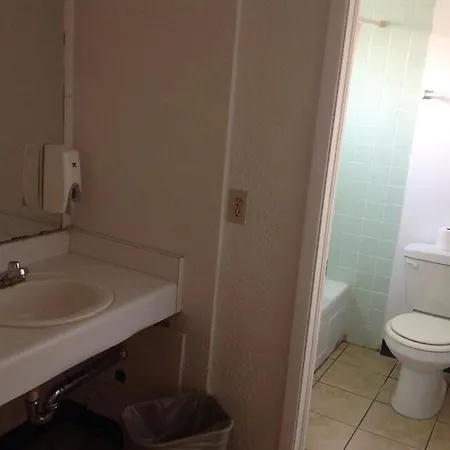 Hub City Inn-3