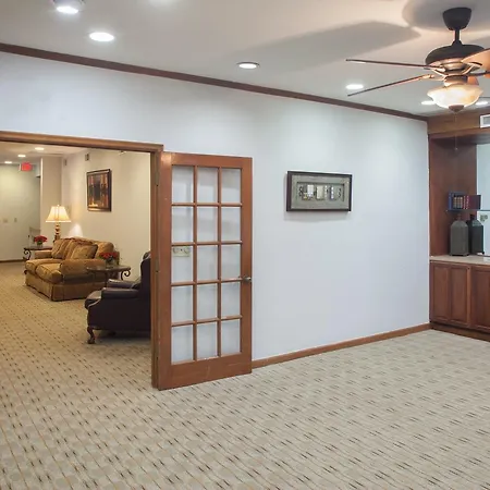Cloverleaf Suites Baton Rouge-2
