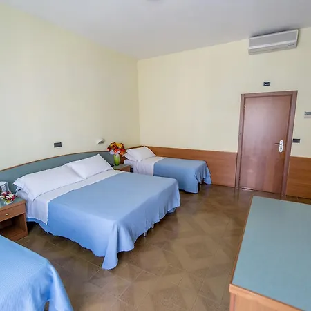 Hotel International-3