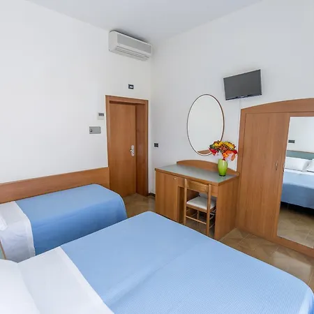Hotel International-2