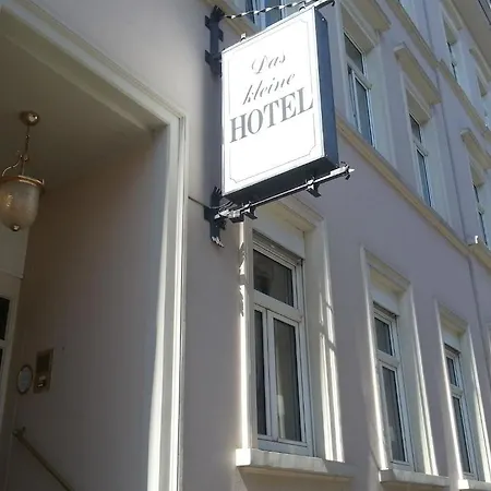 Das Kleine Hotel-2