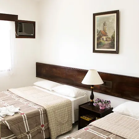 Holz Hotel-2