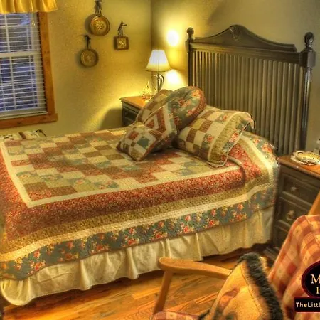 Little Main Street Inn-3