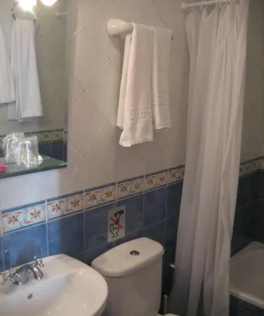 Hostal Plaza Ruiz-3