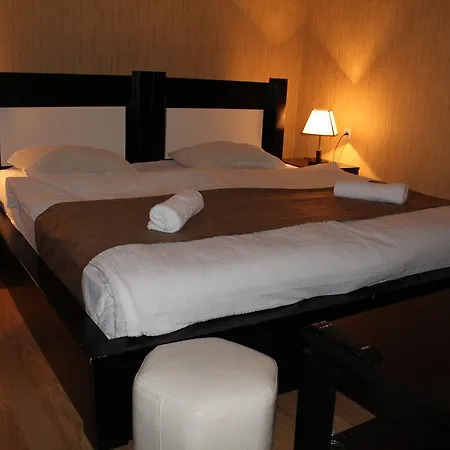 Hotel Elegant-2