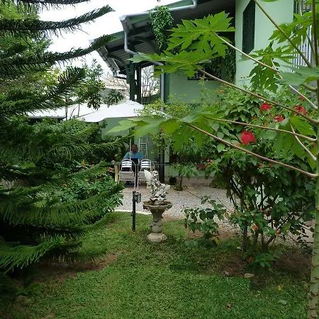 Lodge Takini 4-3