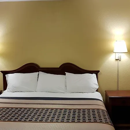 Utica Rest Inn-3