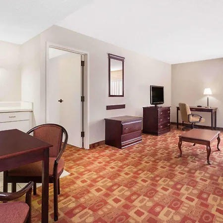 Rome Inn And Suites-3