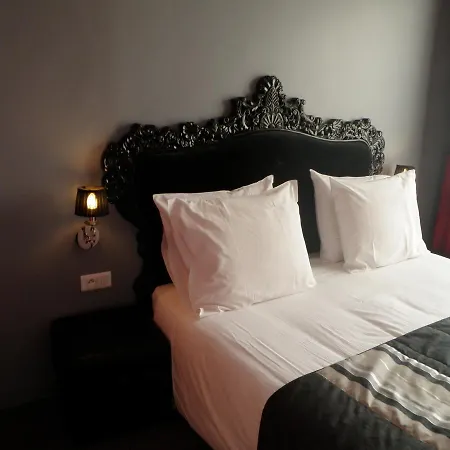 Bobo'S Hotel-2
