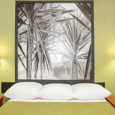 Super 8 By Wyndham Panama City-2