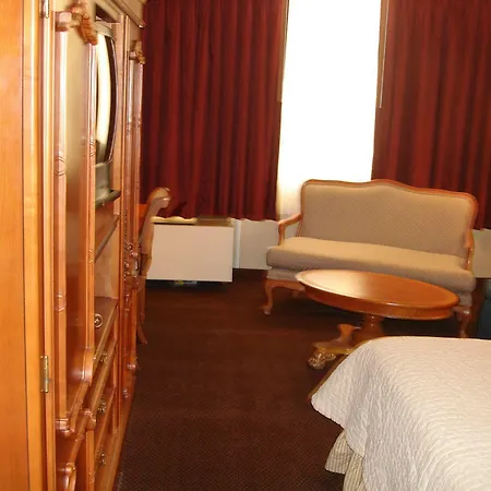 A Victory Inn & Suites - Muskegon-2