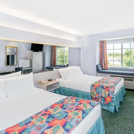 Microtel Inn & Suites By Wyndham Carolina Beach-3
