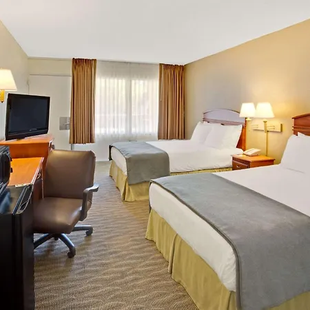 Days Inn By Wyndham Silver Spring-2