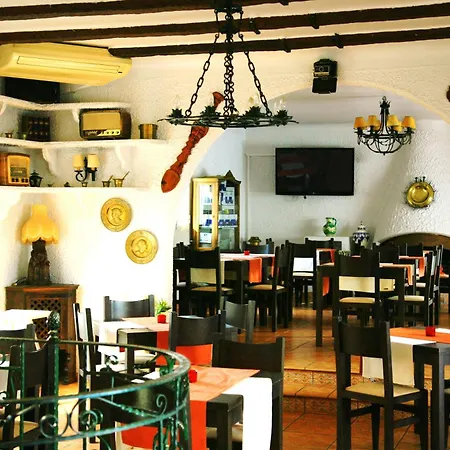 Villa Columbus Hotel And Restaurant-3