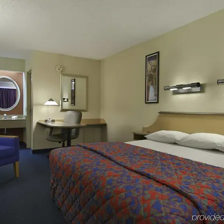 Red Roof Inn Detroit - Farmington Hills-2