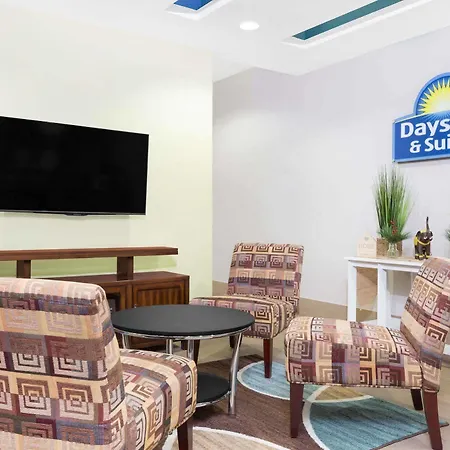 Days Inn & Suites By Wyndham Madisonville-2