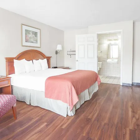 Baymont By Wyndham Paris-3