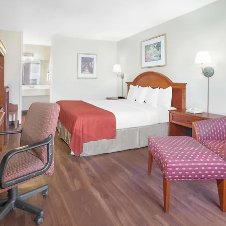 Baymont By Wyndham Paris-2