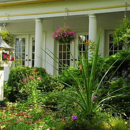 Brockamour Manor Bed And Breakfast-2